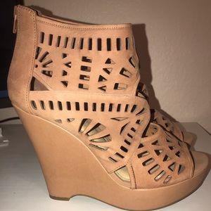 Tan wedge Gianni Bini shoe.